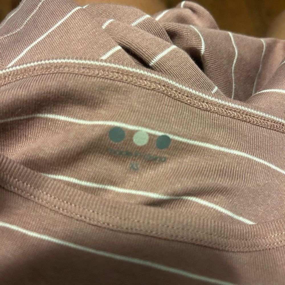 New three dots blouse - Picture 4 of 4